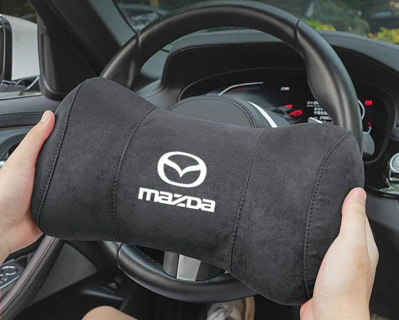 Coussin repose-tête en suédine – Édition Mazda