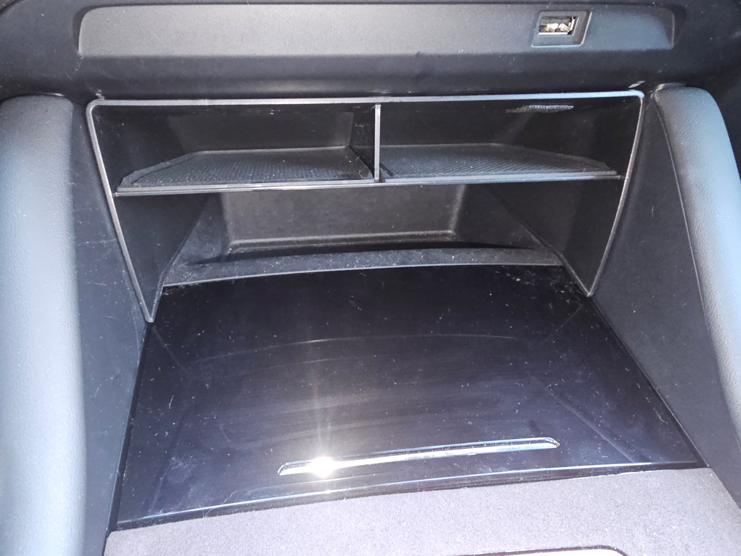 Boîte de rangement console central