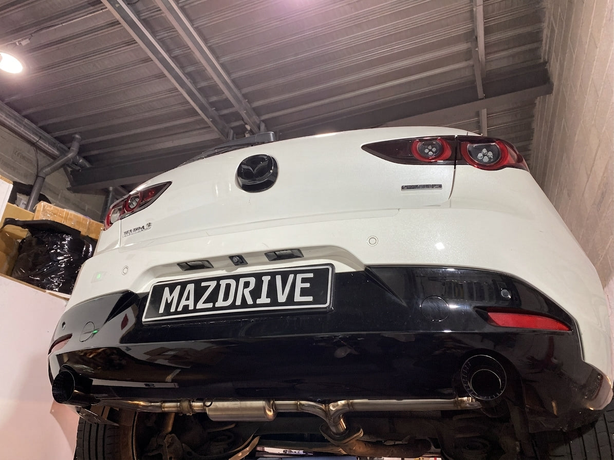 Ligne d'échappement sur mesure Mazda 3 BP – vue 2