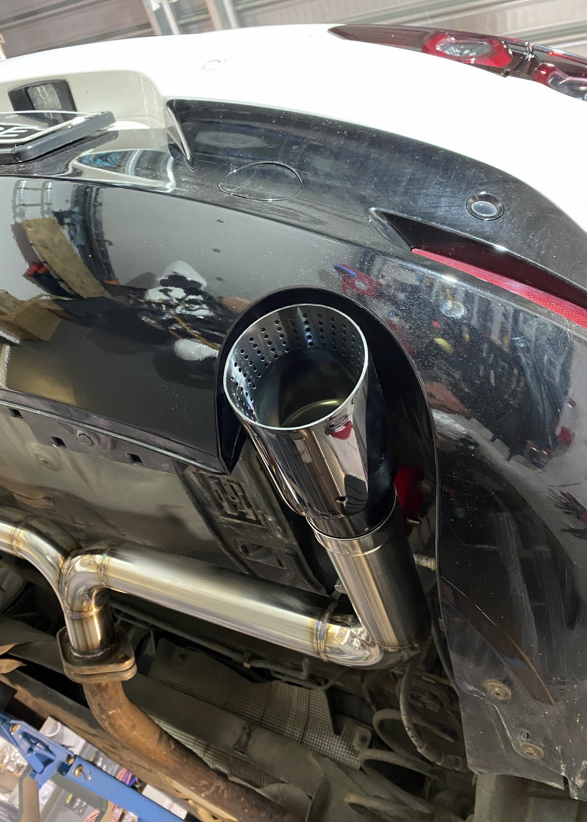 Ligne d'échappement sur mesure Mazda 3 BP – vue 3
