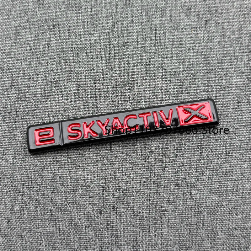 Badge SKYACTIV 3D Chromé ou Noir pour Hayon – Mazda